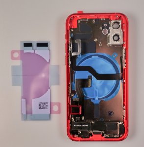 Kryt batérie + stredový iPhone 12 červený - OBSAHUJE