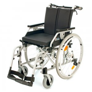 318-23, Invalidní vozík s brzdami, šířka sedu 40 cm
